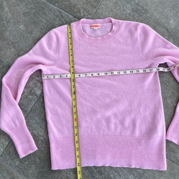 J. Crew 100% Cashmere Classic Fit Crewneck Sweater Size Medium Pink Crisp - Picture 3 of 13